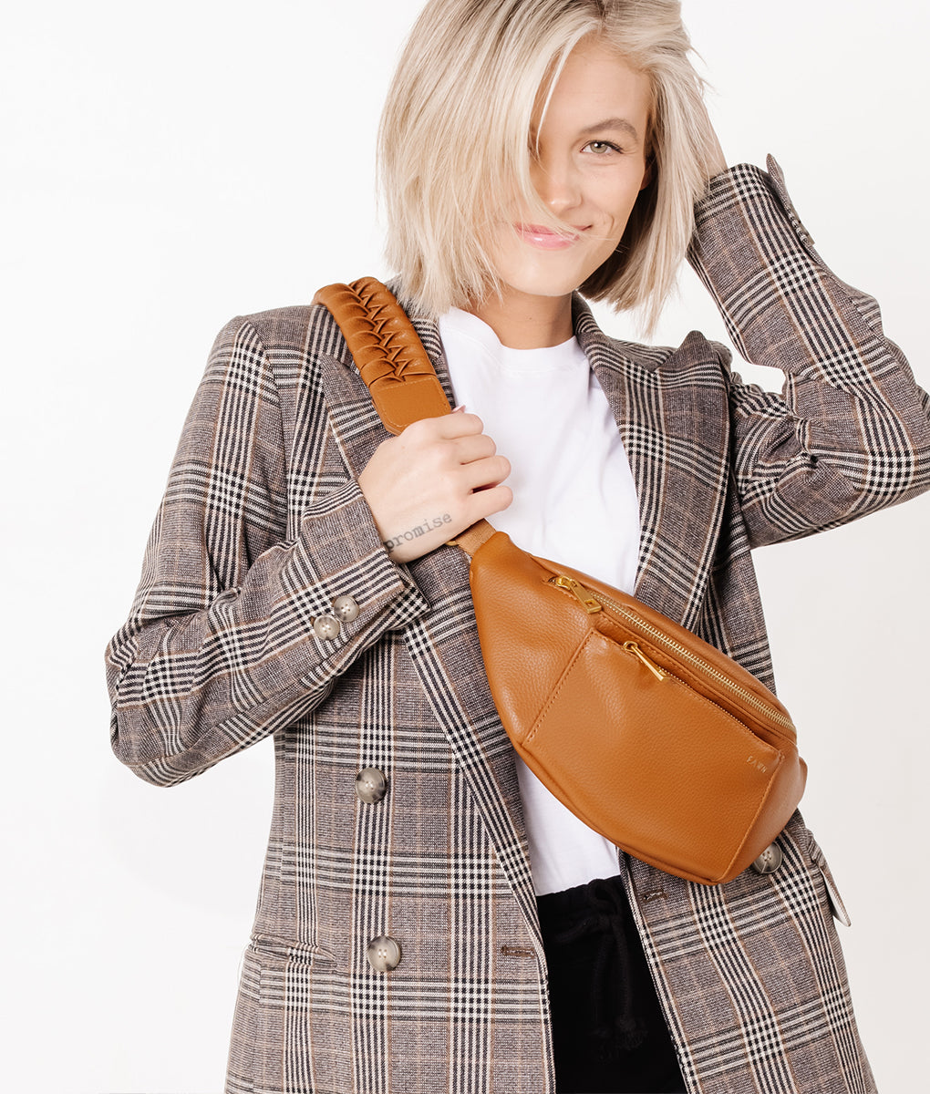 The Fishtail Braid Strap Short - Brown