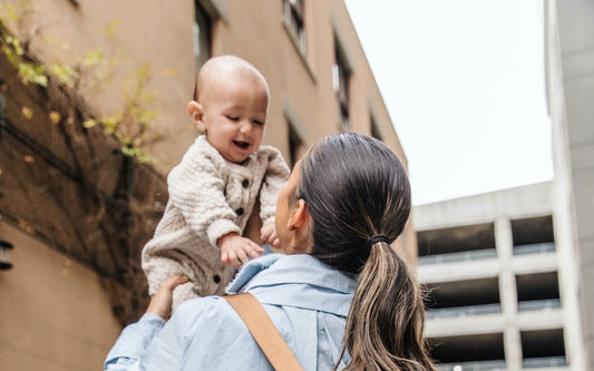 Emergency Diaper Bag Checklist 2022: What Are You Missing In Your Baby Bag?