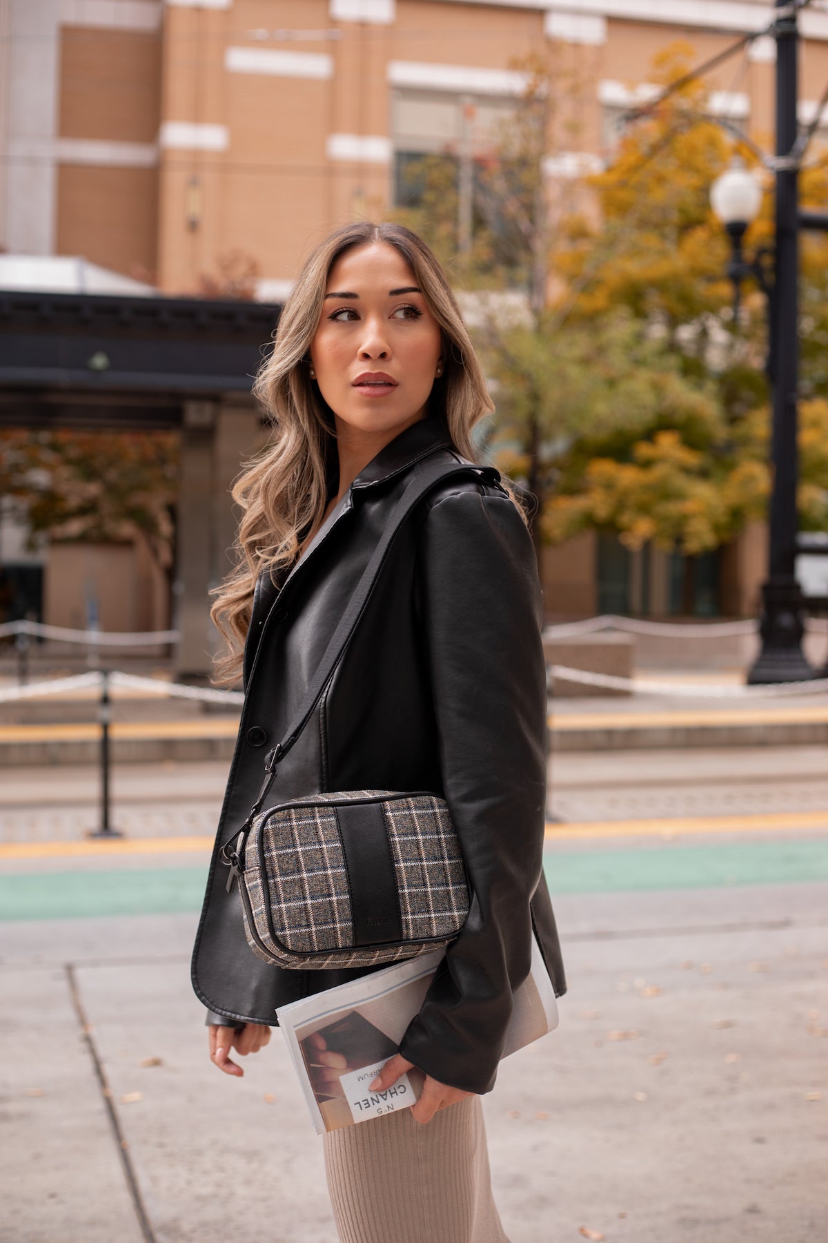 The Camera Bag Plaid Tweed – Fawn Design - Main Image